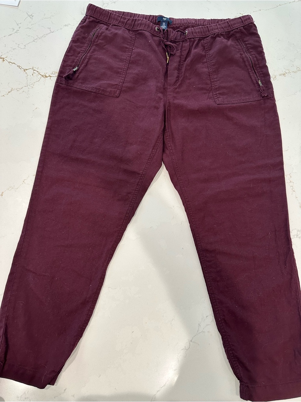 Gap women’s Burgundy linen Drawstring Casual joggers.  Size large